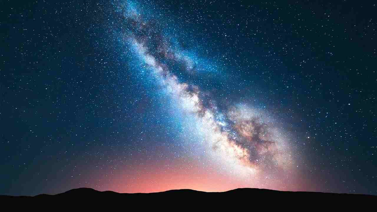 Black hole with glowing accretion disk