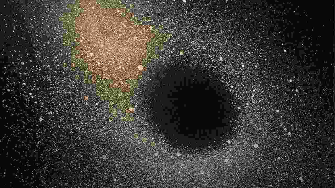 Black hole with glowing accretion disk